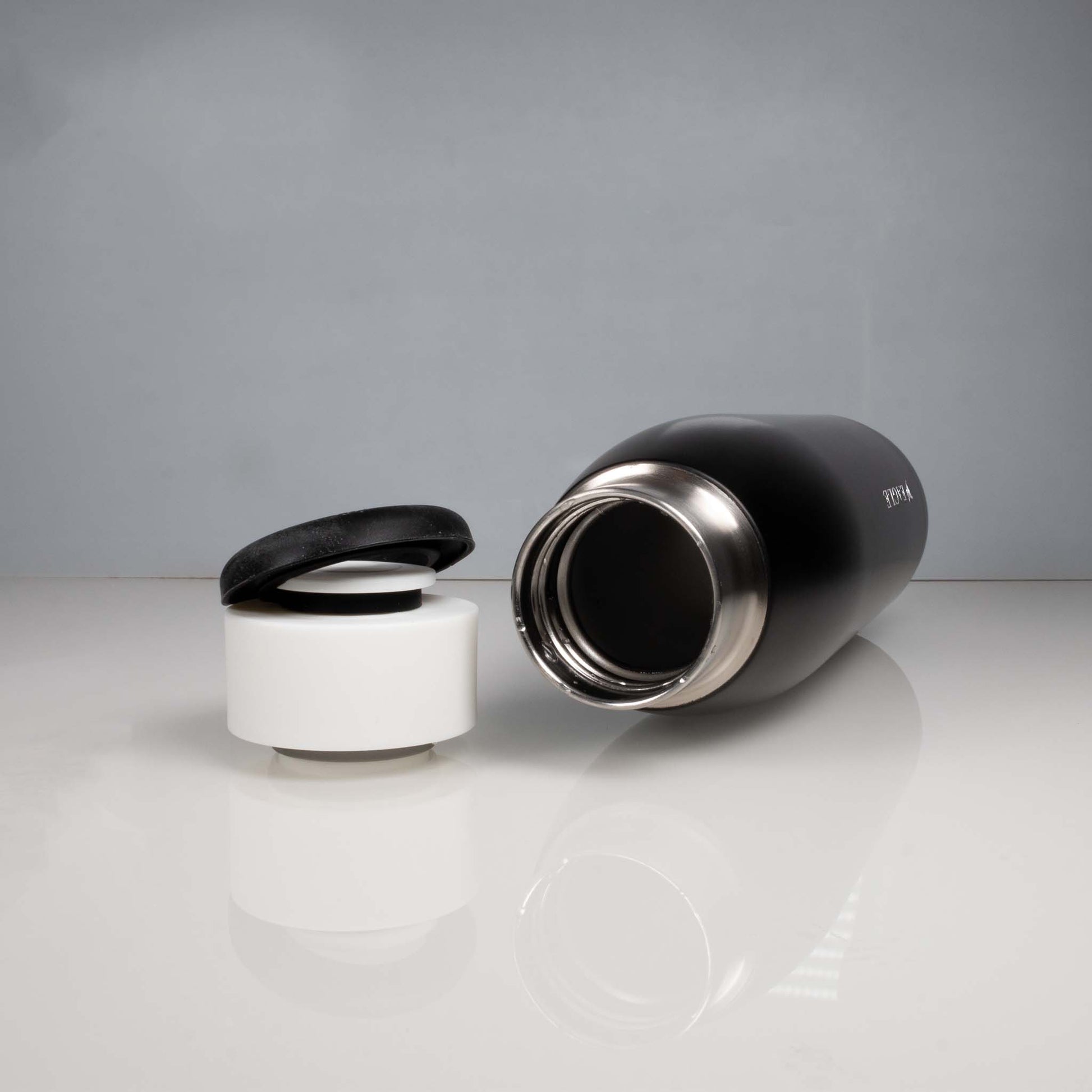 Isolierflasche offen