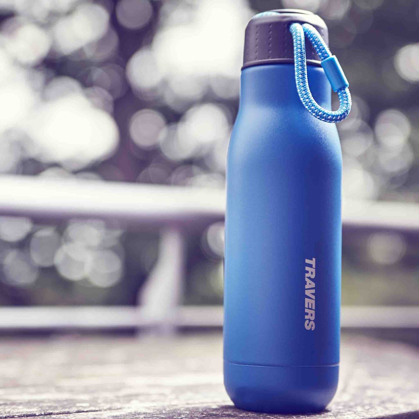 Isolierflasche blau Moodbild