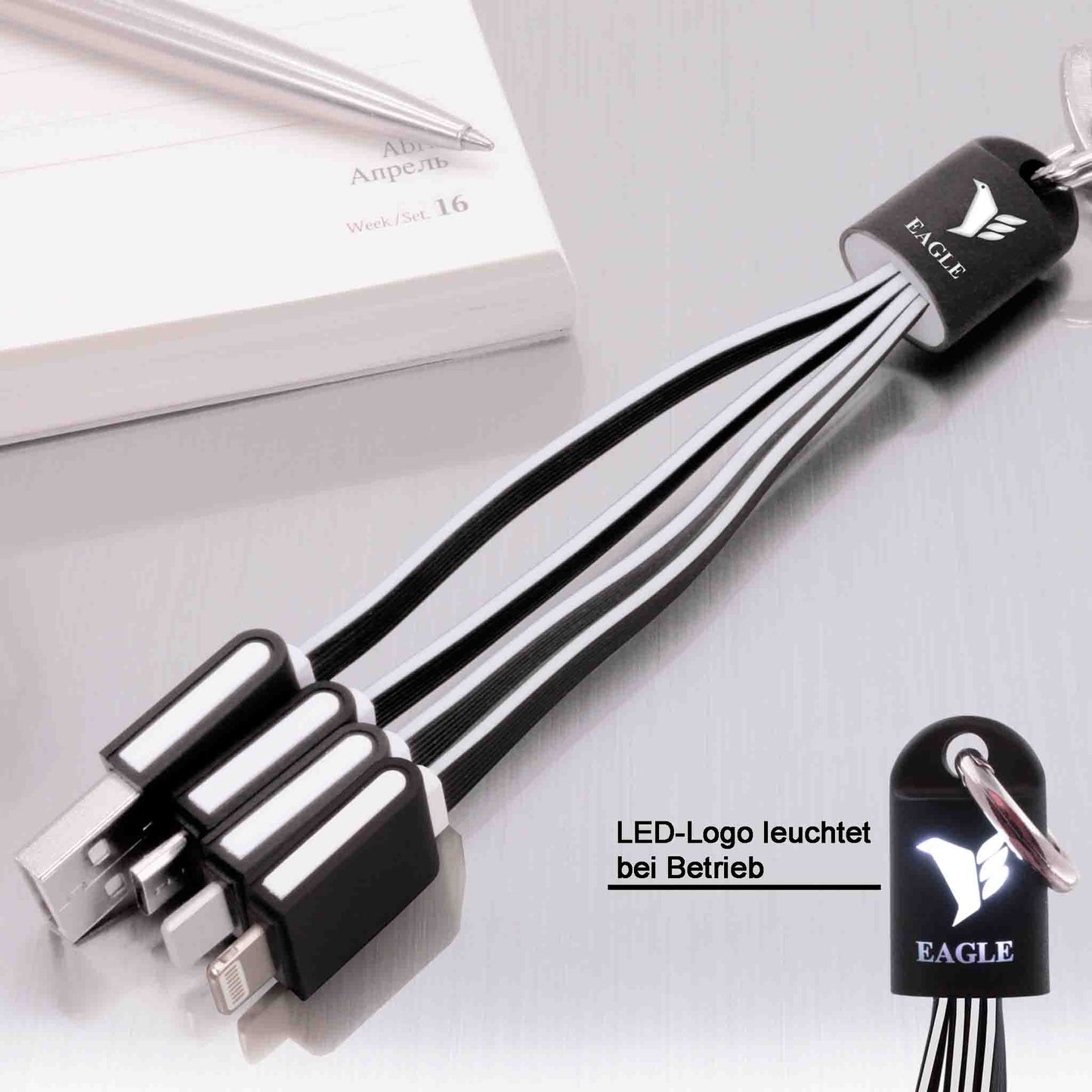 Weißes Kabel auf einem Tisch