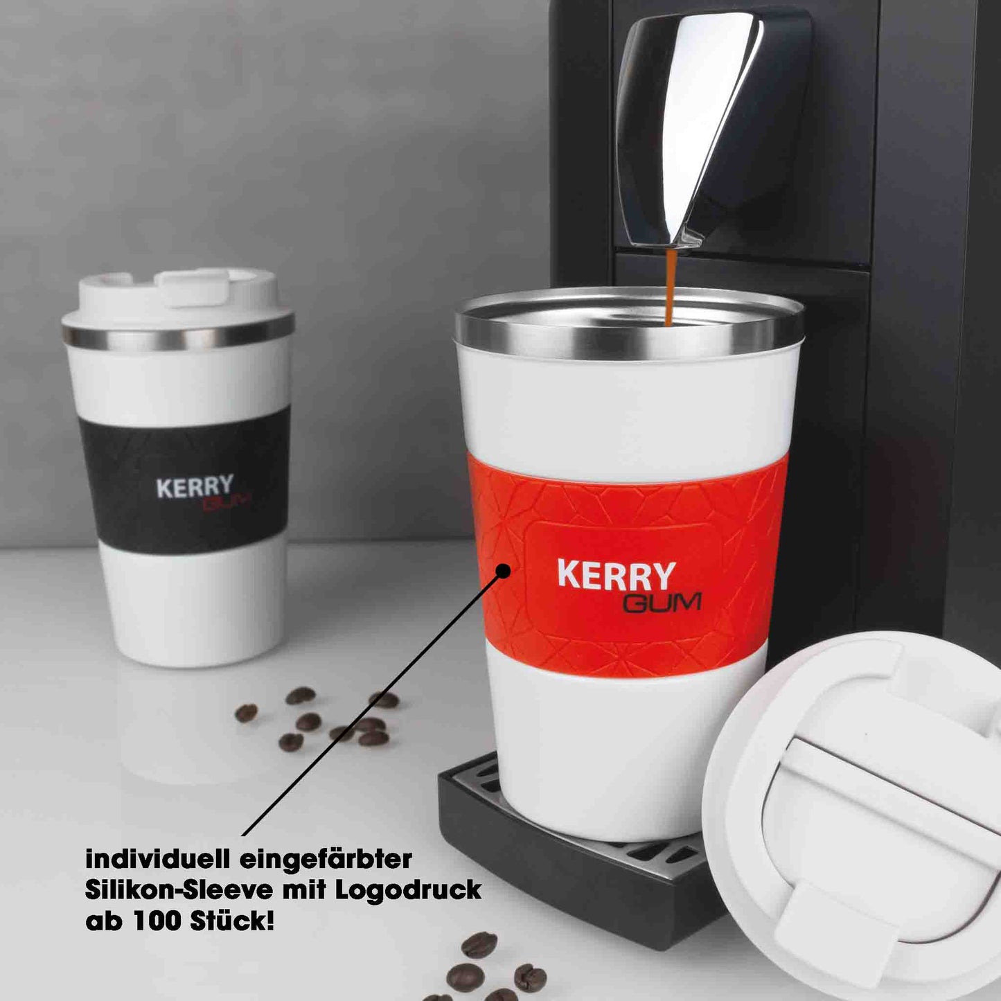 Becher in der Kaffemaschine